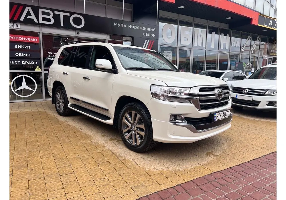 Toyota Land Cruiser image 1