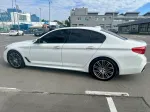 BMW 5 Series image 2