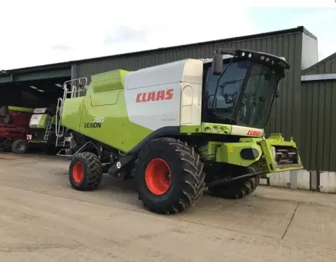 CLAAS Lexion 760 (2024-02-12T00:00:00.000Z)