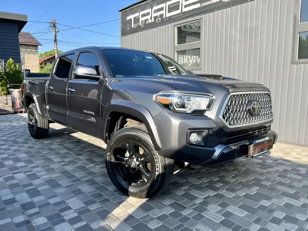 Toyota Tacoma image 1