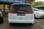 Chrysler Pacifica image 4