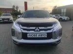 Mitsubishi Outlander Sport image 3