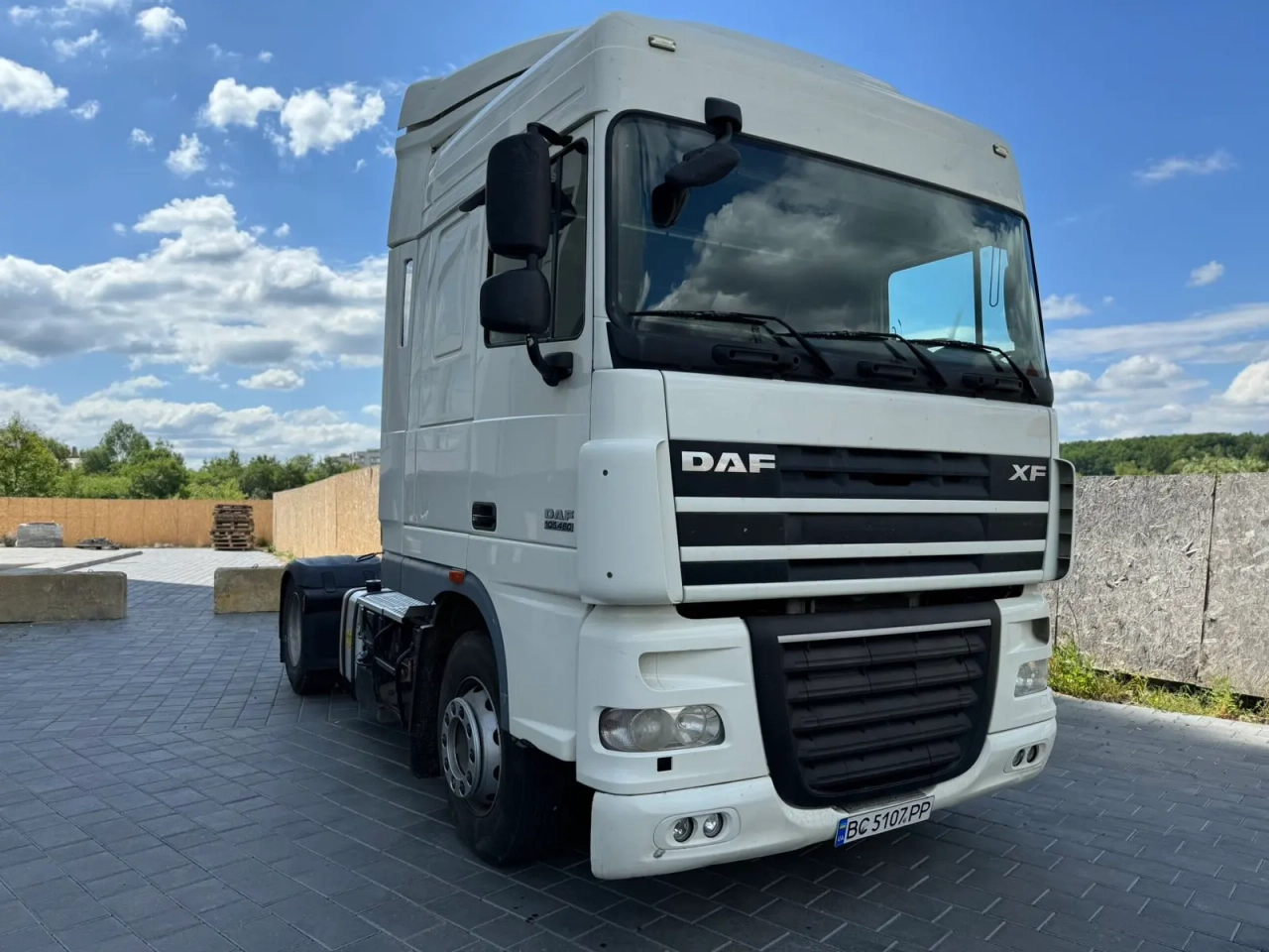DAF XF 105 460 image 1