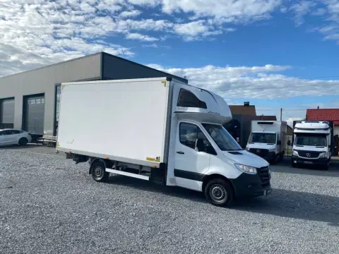 Mercedes-Benz Sprinter (2024-02-05T00:00:00.000Z)