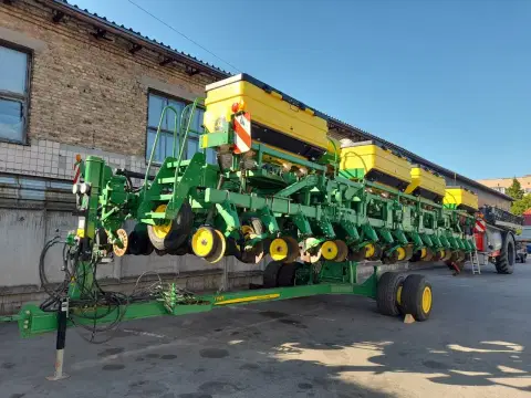 John Deere 1745 (2024-03-22T00:00:00.000Z)