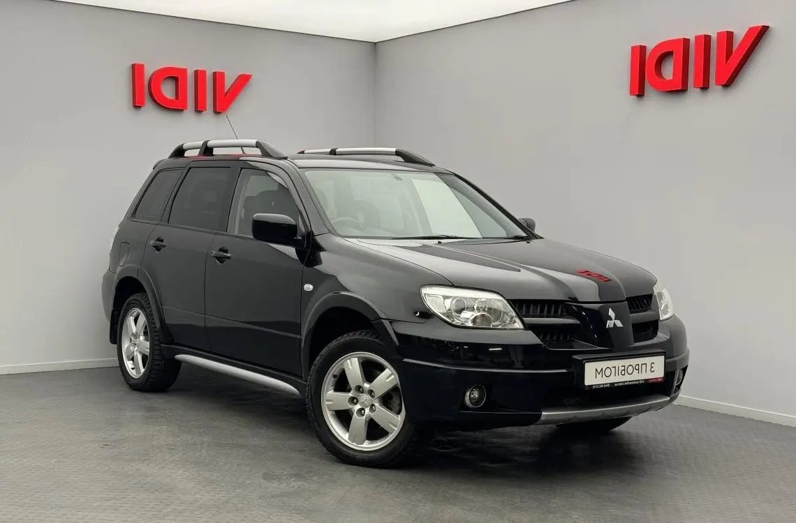 Mitsubishi Outlander image 1