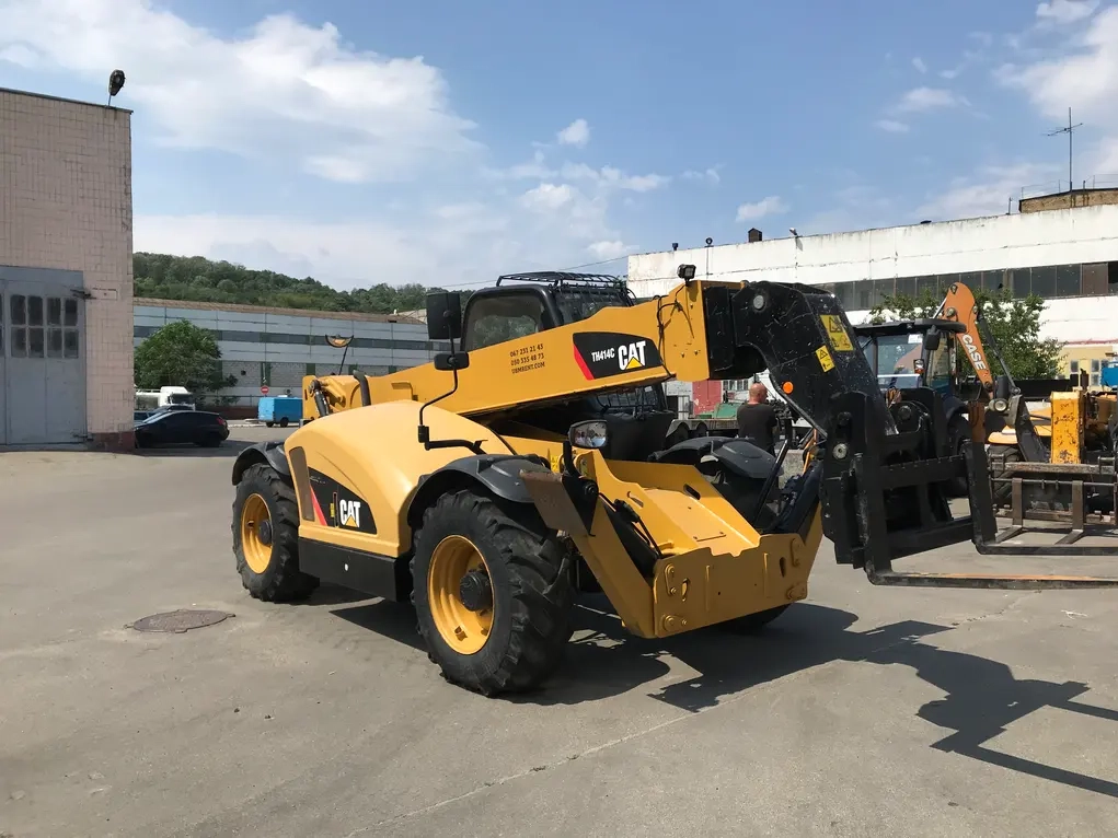 CAT TH 414С image 1