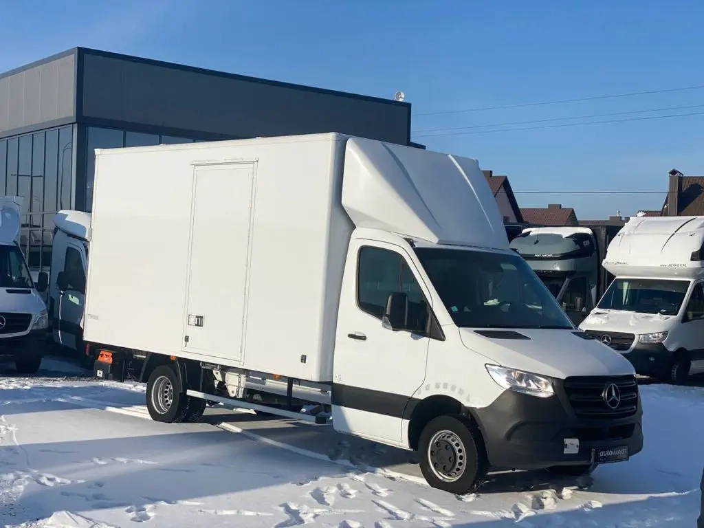 Mercedes-Benz Sprinter image 1
