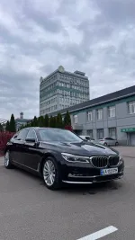 BMW 740i image 3