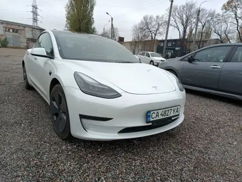 Tesla Model 3 (2024-01-16T00:00:00.000Z)