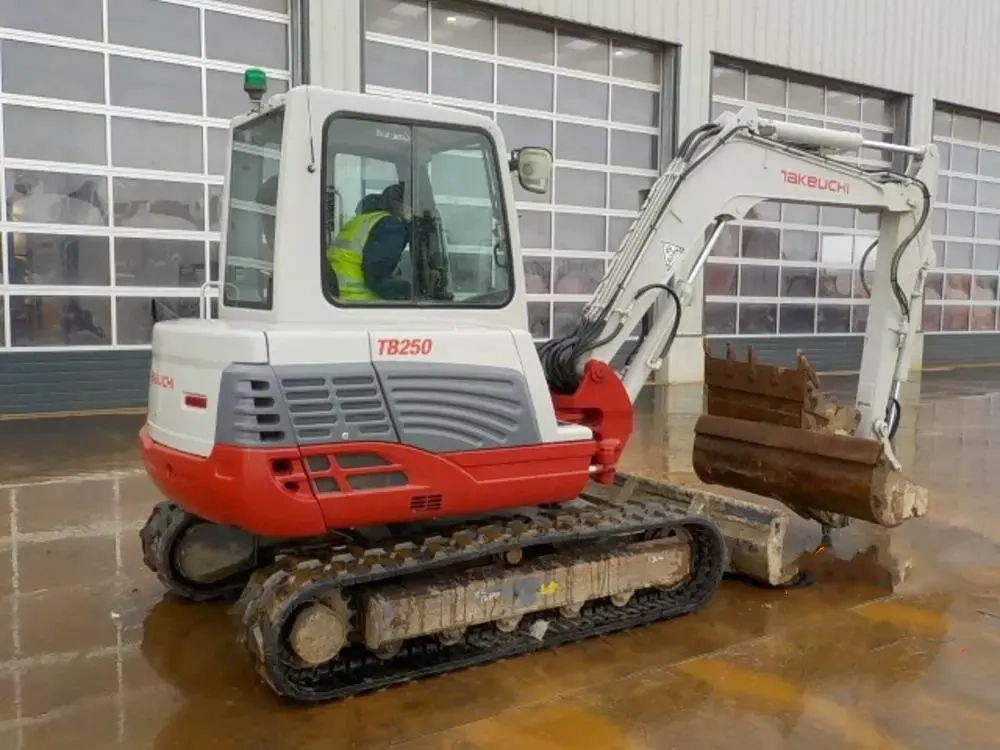 Takeuchi TB250 image 1