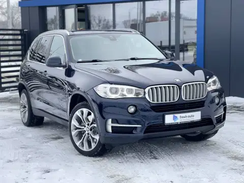 BMW X5 (2023-12-11T00:00:00.000Z)