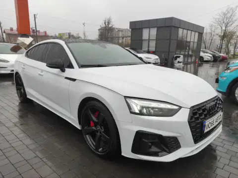 Audi A5 (2024-01-19T00:00:00.000Z)