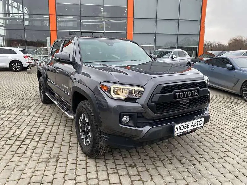 Toyota Tacoma image 1