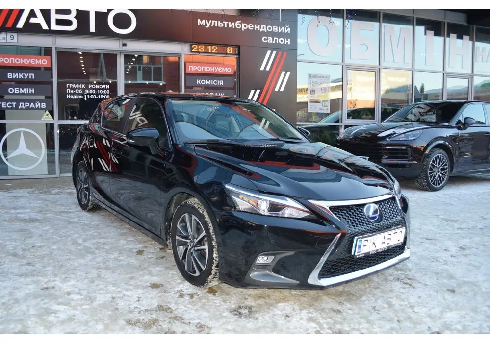 Lexus CT image 1