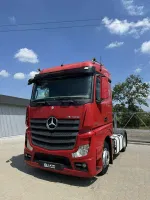 Mercedes-Benz Actros image 2