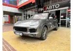 Porsche Cayenne image 2