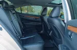 Lexus ES300h image 11