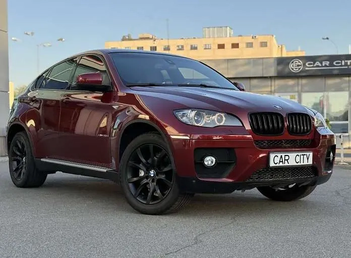 BMW X6 image 1