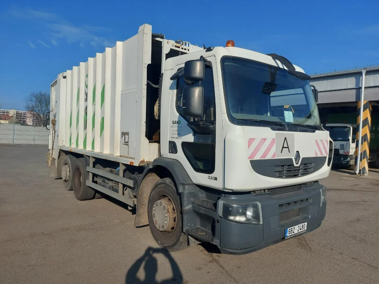 Renault Premium image 1