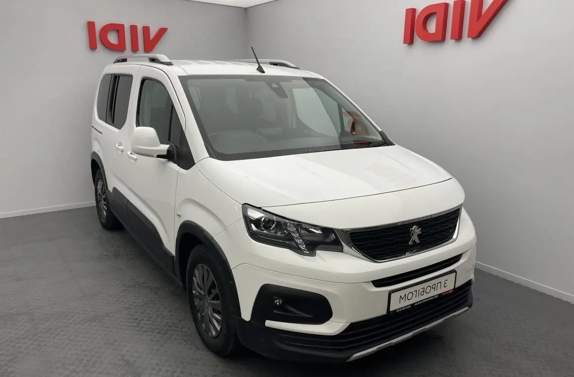Peugeot Rifter image 1
