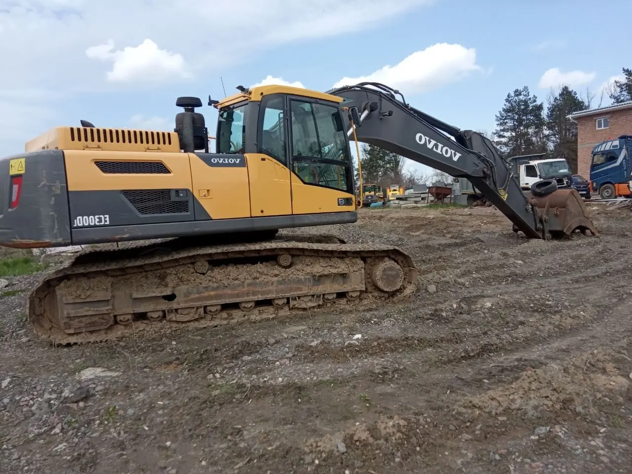 Volvo EC300DL image 1