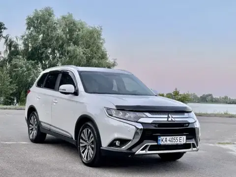 Mitsubishi Outlander (2024-09-23T00:00:00.000Z)