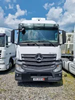 Mercedes-Benz Actros image 2