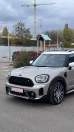 MINI Cooper Countryman image 2