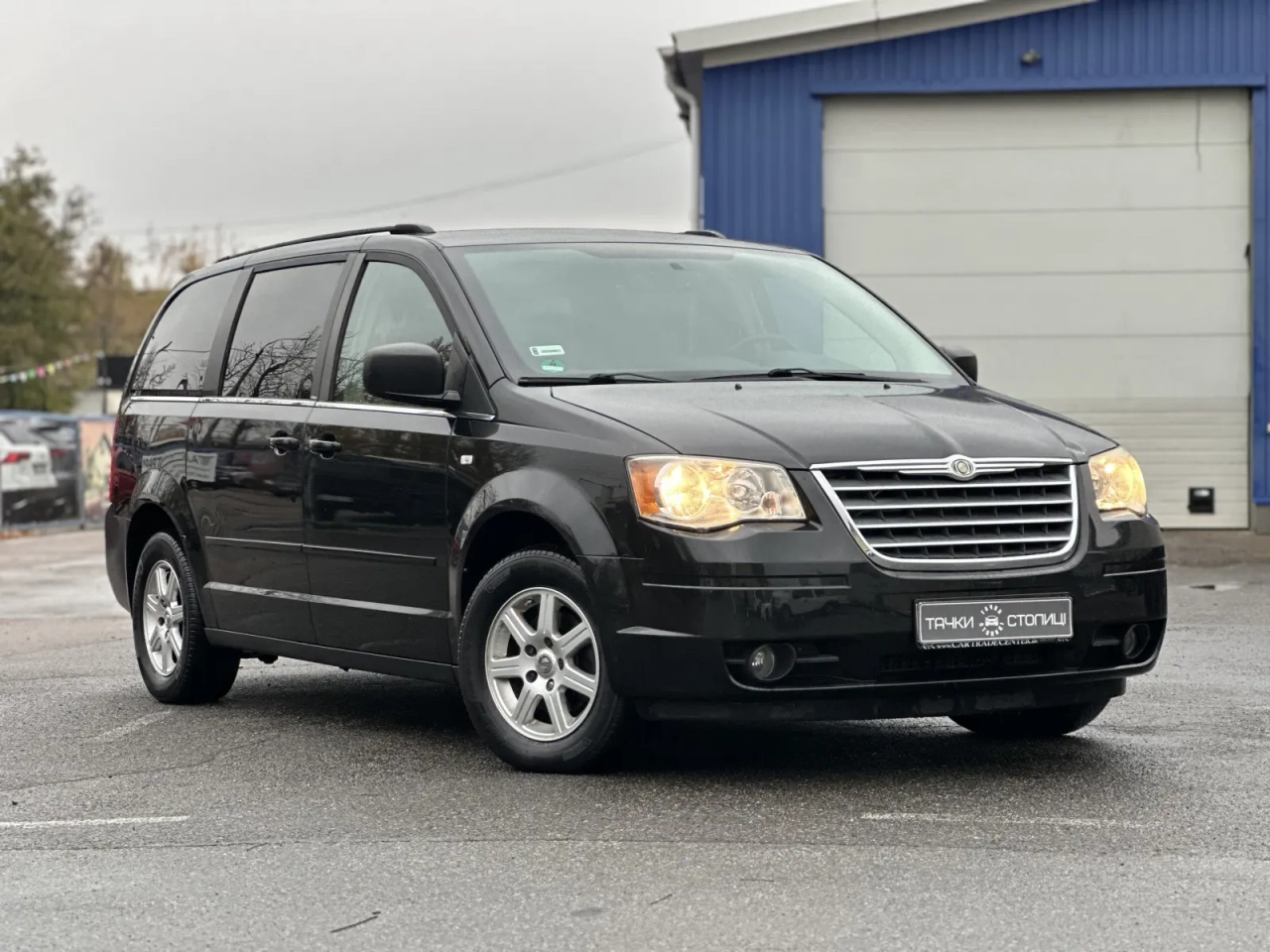Chrysler Grand Voyager image 1