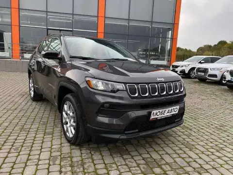 Jeep Compass (2024-01-16T00:00:00.000Z)