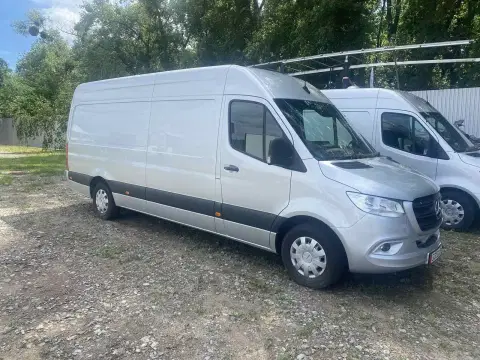 Mercedes-Benz Sprinter (2024-06-06T00:00:00.000Z)