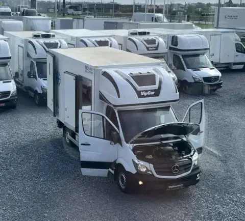Mercedes-Benz Sprinter (2024-02-12T00:00:00.000Z)