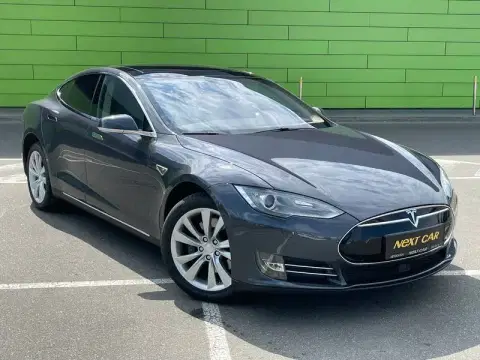 Tesla Model S (2024-04-05T00:00:00.000Z)