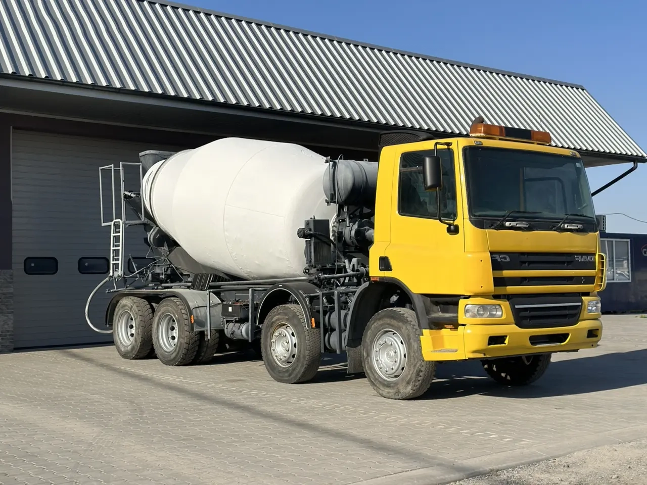 DAF CF 85 image 1