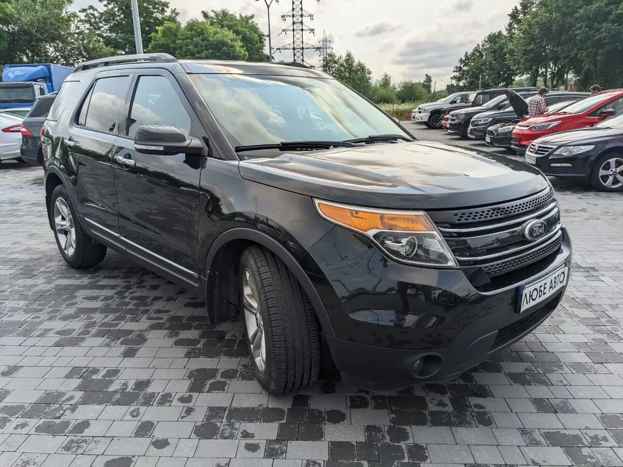 Ford Explorer image 1