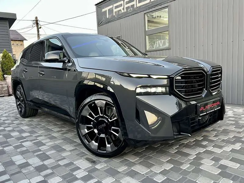 BMW XM image 1