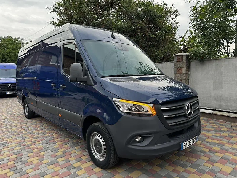 Mercedes-Benz Sprinter image 1