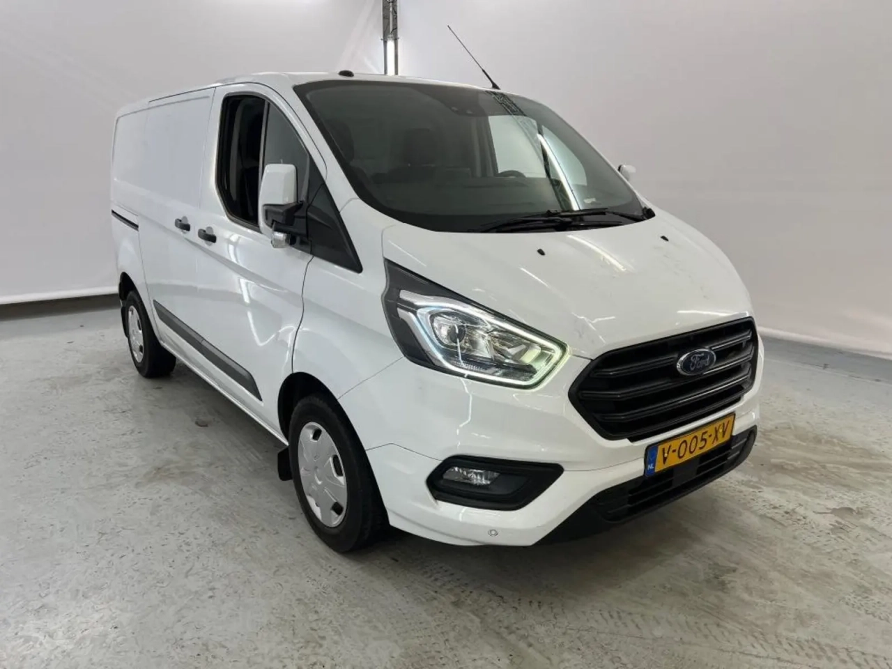 Ford Transit image 1