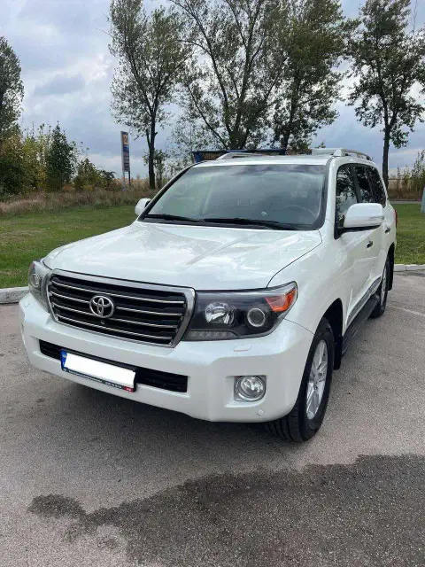 Toyota Land Cruiser (2024-11-01T00:00:00.000Z)