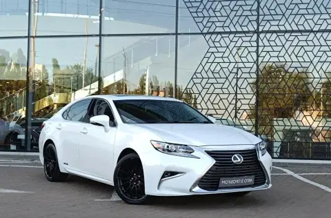 Lexus ES300h (2024-09-18T00:00:00.000Z)
