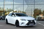 Lexus ES300h image 1