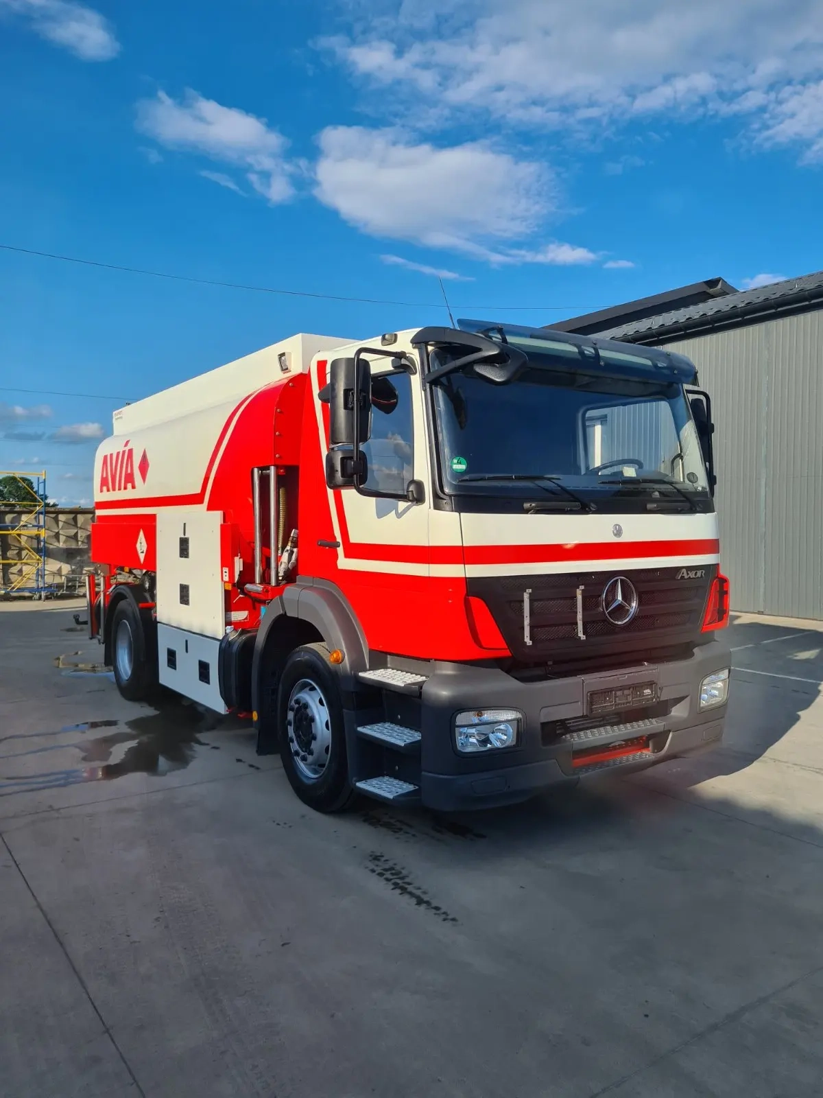 Mercedes-Benz Axor 1829 L image 1