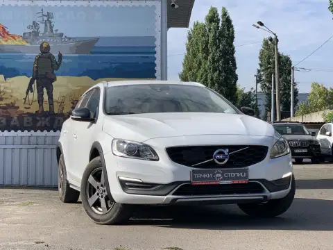 Volvo V60 Cross Country (2024-02-08T00:00:00.000Z)